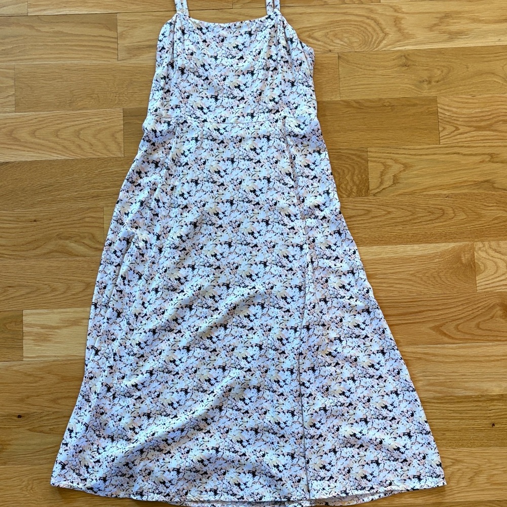 GAP Floral Maxi Dress in White and Pink